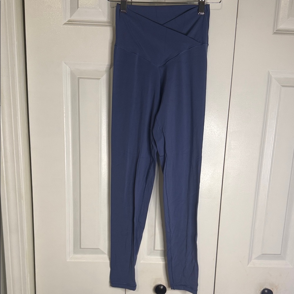 High-Waisted Blue Leggings
